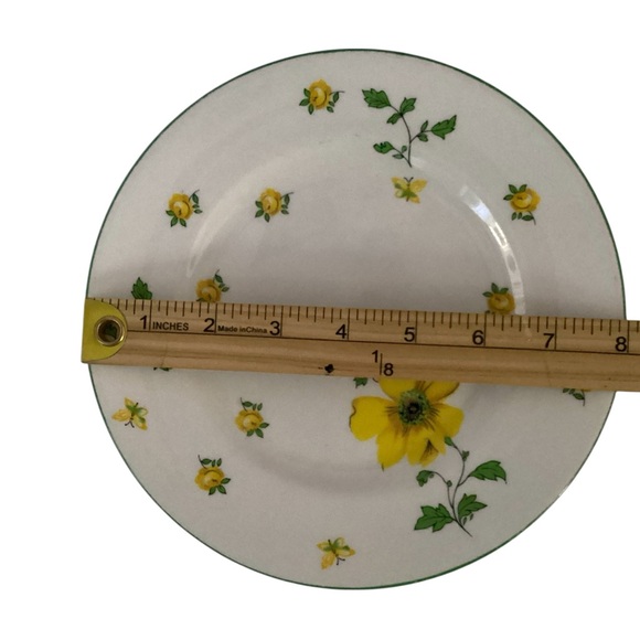 Royal Victoria Yellow Flower Plate – Fine Bone China England - Picture 4 of 5